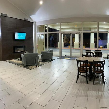 Days Inn By Wyndham Eastland Exteriér fotografie