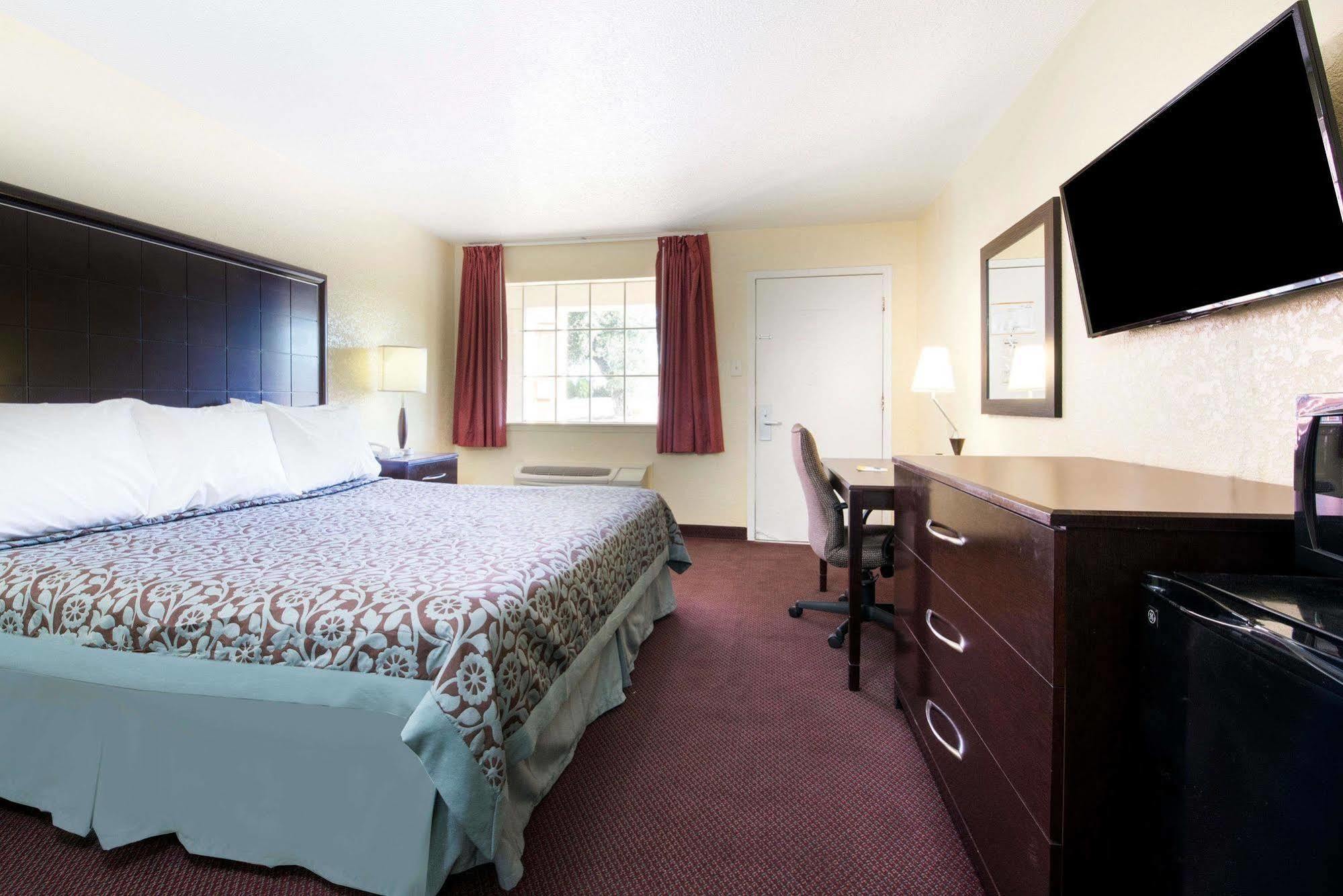 Days Inn By Wyndham Eastland Exteriér fotografie