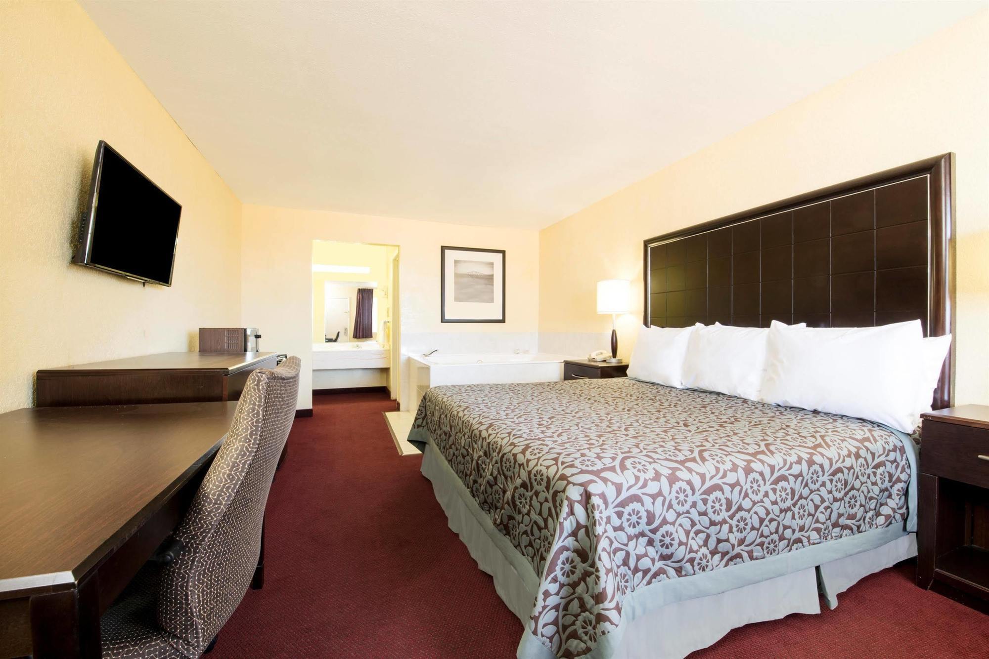 Days Inn By Wyndham Eastland Exteriér fotografie