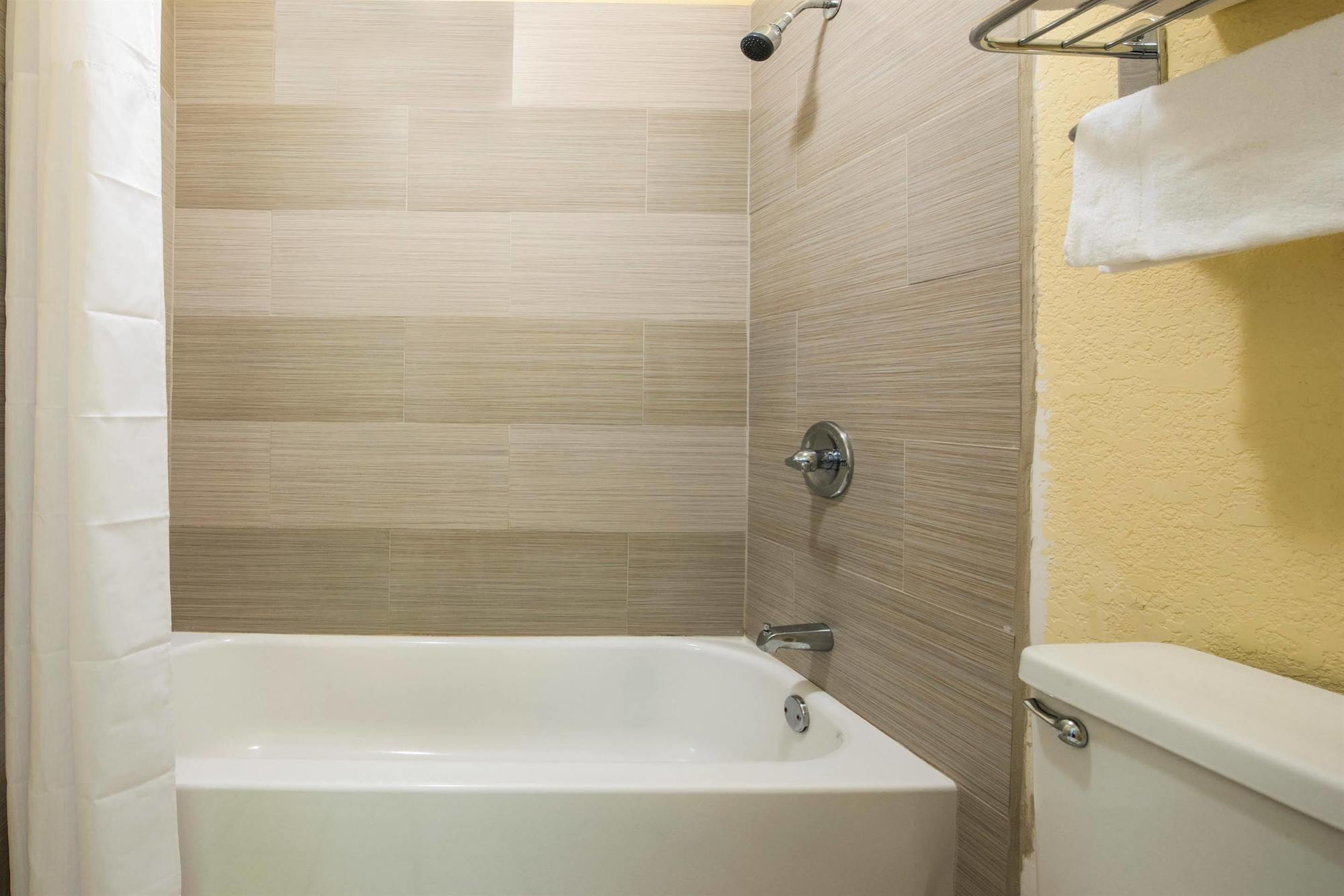 Days Inn By Wyndham Eastland Exteriér fotografie