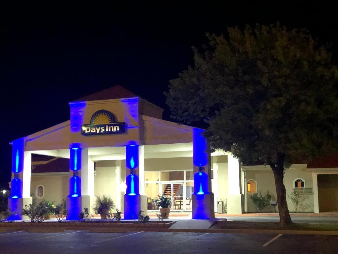 Days Inn By Wyndham Eastland Exteriér fotografie