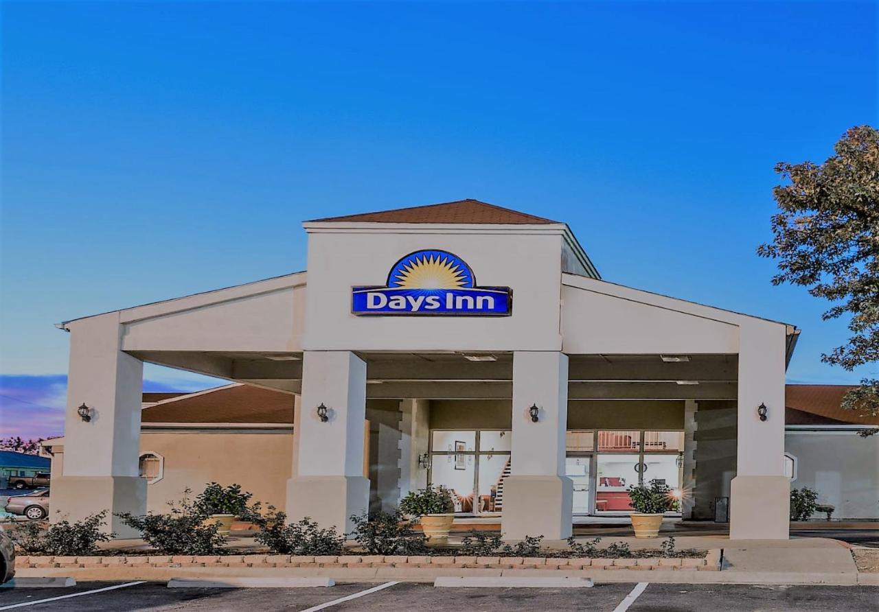 Days Inn By Wyndham Eastland Exteriér fotografie