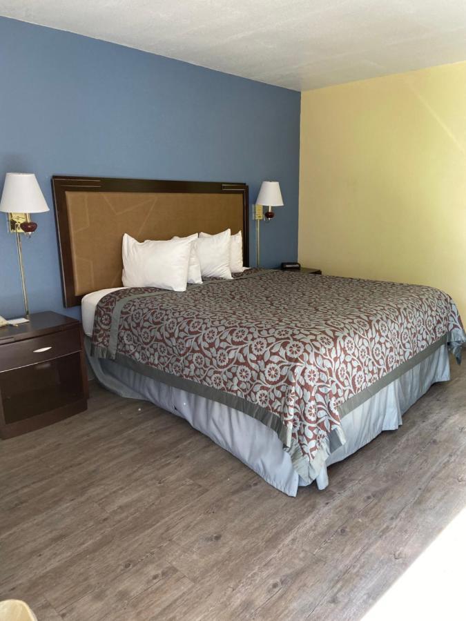 Days Inn By Wyndham Eastland Exteriér fotografie